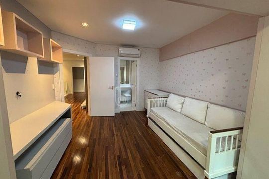 Casa à venda com 4 quartos, 375m² em Residencial Cinco (Alphaville), Santana de Parnaíba