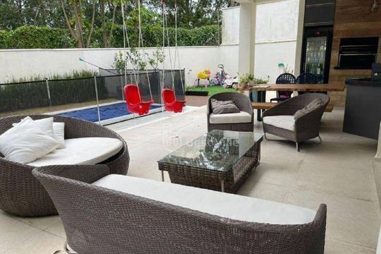 Casa à venda com 4 quartos, 375m² em Residencial Cinco (Alphaville), Santana de Parnaíba