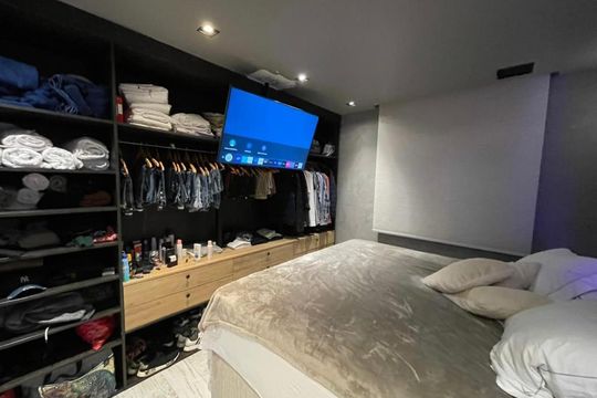 Quarto de apartamento à venda com 1 quarto, 91m² em Vila Regente Feijó, São Paulo