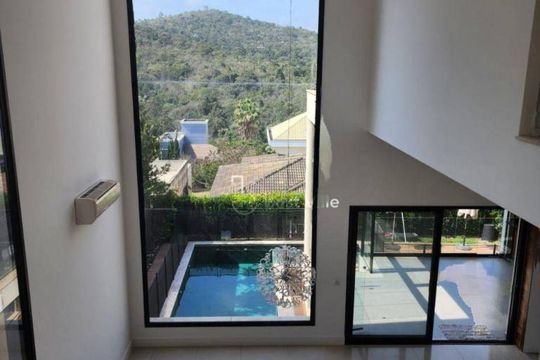 Casa à venda com 4 quartos, 450m² em Alphaville, Santana de Parnaíba
