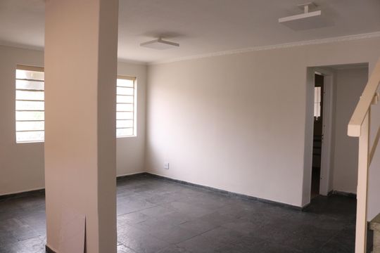 Sala de casa à venda com 4 quartos, 158m² em Lapa de Baixo, São Paulo