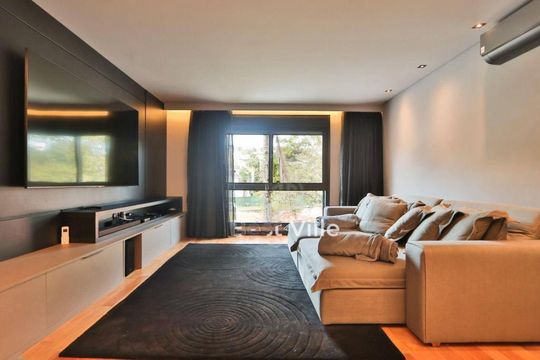 Casa à venda com 5 quartos, 610m² em Alphaville Residencial Zero, Barueri