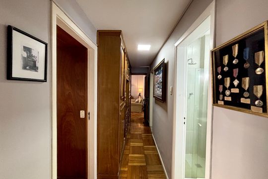 Corredor de apartamento para alugar com 3 quartos, 144m² em Copacabana, Rio de Janeiro