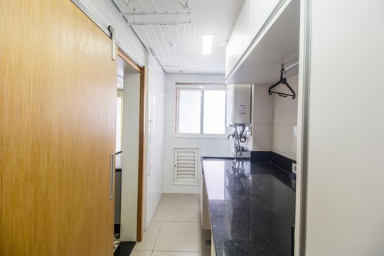 Área de Serviço de apartamento à venda com 3 quartos, 225m² em Centro Empresarial Tamboré, Santana de Parnaíba