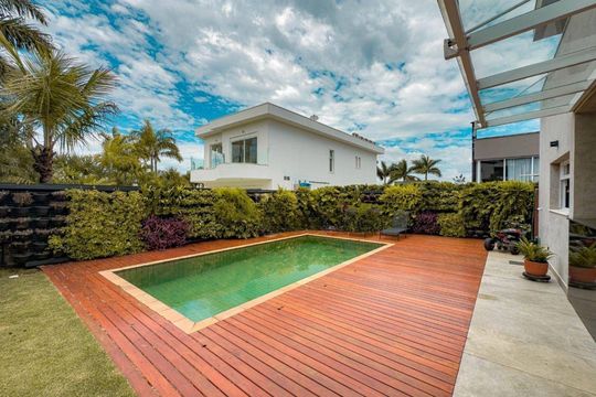 Casa à venda com 4 quartos, 420m² em Centro Comercial Jubran, Barueri