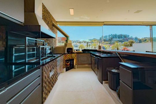 Casa à venda com 4 quartos, 565m² em Centro Comercial Jubran, Barueri