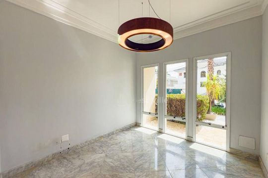 Casa à venda com 4 quartos, 800m² em Tamboré, Santana de Parnaíba