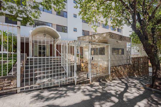 Fachada de apartamento à venda com 3 quartos, 82m² em Sumaré, São Paulo