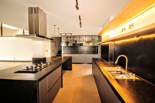 cozinha de casa de condomínio à venda com 4 quartos, 403m² em Alphaville - Lagoa dos Ingleses, Nova Lima