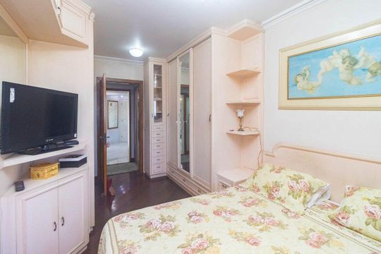 Quarto 2 de apartamento para alugar com 2 quartos, 169m² em São João, Porto Alegre