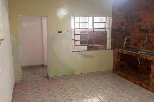 Casa à venda com 2 quartos, 300m² em Vila Zat, São Paulo