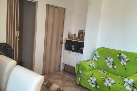 Sala de casa à venda com 2 quartos, 144m² em Curicica, Rio de Janeiro