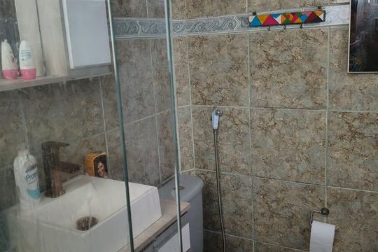 Banheiro de casa à venda com 2 quartos, 144m² em Curicica, Rio de Janeiro