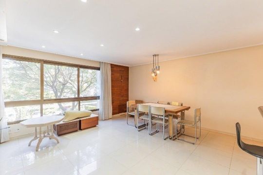 Sala de apartamento para alugar com 3 quartos, 90m² em Petrópolis, Porto Alegre