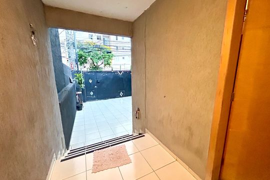 Garagem de casa à venda com 3 quartos, 132m² em Macedo, Guarulhos
