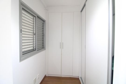 Closet da suíte de apartamento à venda com 3 quartos, 73m² em Vila Isa, São Paulo