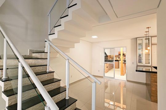 Casa à venda com 3 quartos, 174m² em Medeiros, Jundiaí
