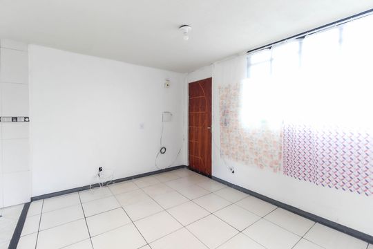 Sala de apartamento para alugar com 2 quartos, 42m² em Jardim Santa Etelvina, São Paulo