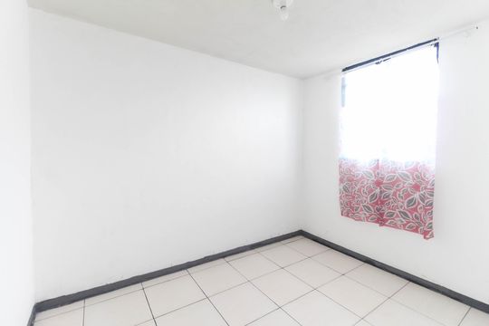 Quarto 2 de apartamento para alugar com 2 quartos, 42m² em Jardim Santa Etelvina, São Paulo
