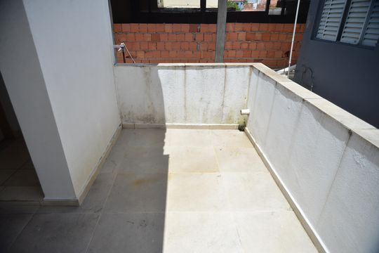 Sacada de casa à venda com 2 quartos, 130m² em Vila Camilópolis, Santo André