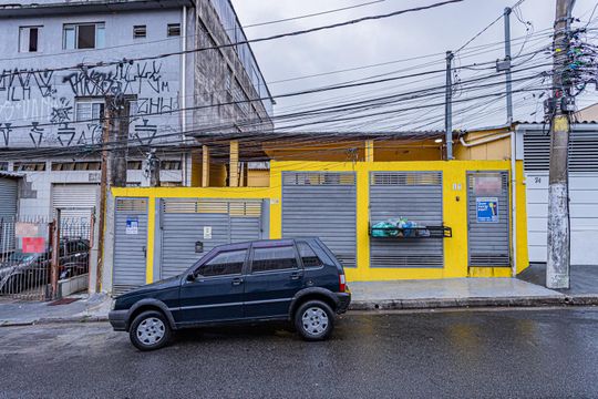 Fachada de casa para alugar com 1 quarto, 22m² em Jardim Peri, São Paulo