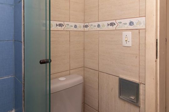 Banheiro de apartamento à venda com 2 quartos, 69m² em Santa Tereza, Porto Alegre