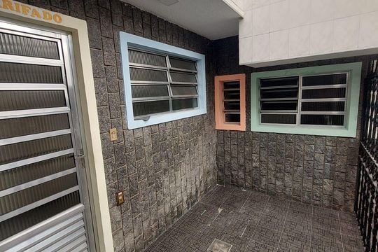 Casa à venda com 6 quartos, 256m² em Vila Dalva, São Paulo