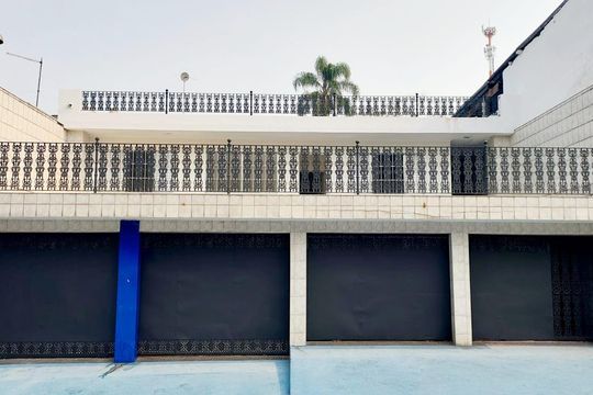 Casa à venda com 6 quartos, 256m² em Vila Dalva, São Paulo