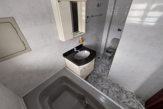 Casa à venda com 6 quartos, 256m² em Vila Dalva, São Paulo