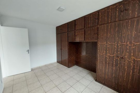 Casa à venda com 6 quartos, 256m² em Vila Dalva, São Paulo