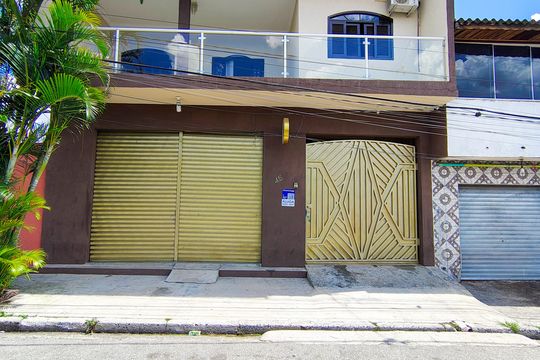 Fachada de casa para alugar com 3 quartos, 150m² em Três Montanhas, Osasco