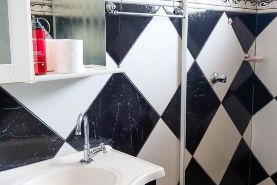 Banheiro da Suíte 3 de casa para alugar com 3 quartos, 150m² em Três Montanhas, Osasco
