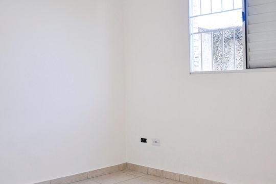 Detalhe - Quarto de casa para alugar com 1 quarto, 65m² em Vila Mangalot, São Paulo