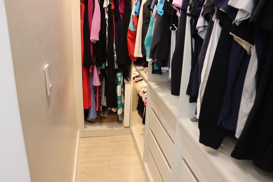 Closet da suíte 2 de apartamento à venda com 2 quartos, 88m² em Tamboré, Barueri