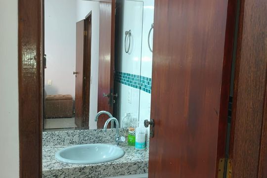 Banheiro de apartamento à venda com 3 quartos, 81m² em Padre Eustáquio, Belo Horizonte