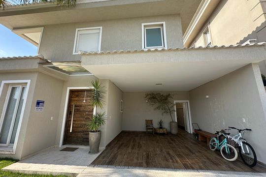 Garagem de casa de condomínio para alugar com 4 quartos, 472m² em Cidade Tamboré, Santana de Parnaíba