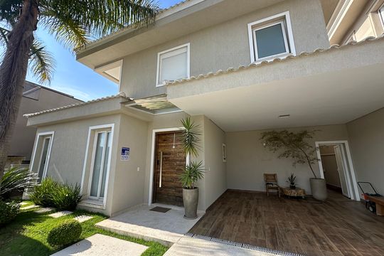 Garagem de casa de condomínio para alugar com 4 quartos, 472m² em Cidade Tamboré, Santana de Parnaíba