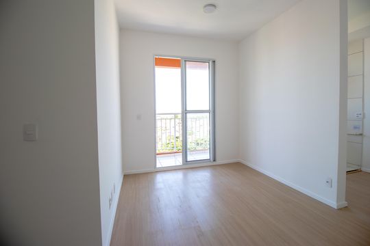 Sala de apartamento à venda com 2 quartos, 55m² em Irajá, Rio de Janeiro