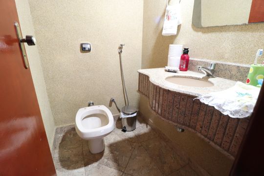 Lavabo de casa para alugar com 6 quartos, 285m² em Jardim Patricia, Uberlândia