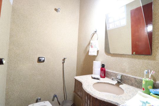 Lavabo de casa para alugar com 6 quartos, 285m² em Jardim Patricia, Uberlândia