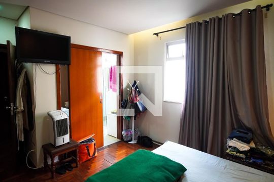 Apartamento à venda com 4 quartos, 140m² em Coração Eucarístico, Belo Horizonte