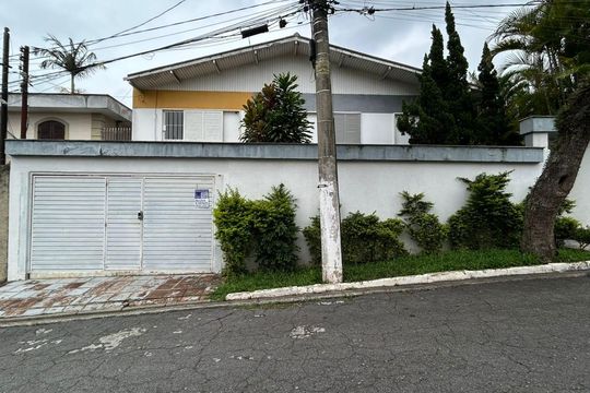 Fachada de casa para alugar com 8 quartos, 520m² em Jardim Los Angeles, São Paulo