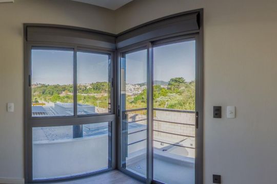 Casa à venda com 3 quartos, 238m² em Recanto Quarto Centenario, Jundiaí