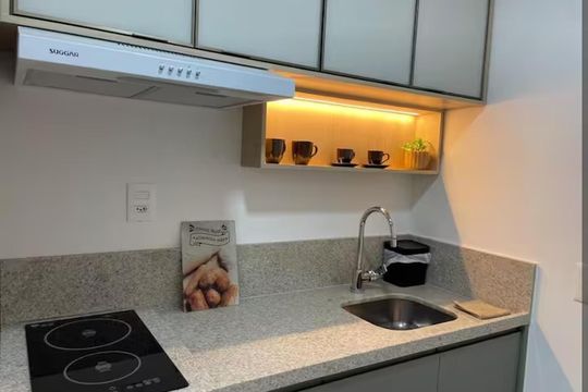 Cozinha de kitnet/studio à venda com 1 quarto, 24m² em Brooklin, São Paulo