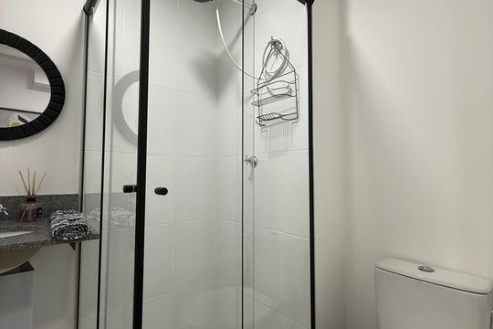 Banheiro social de kitnet/studio para alugar com 1 quarto, 19m² em Campos Elíseos, São Paulo