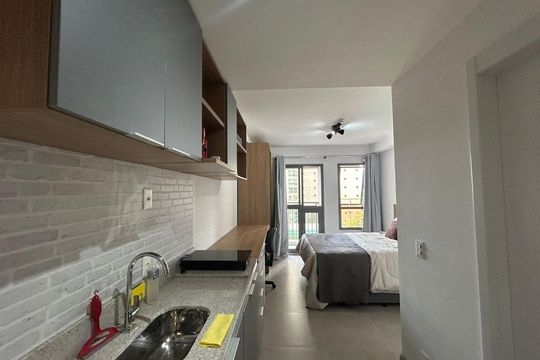 Cozinha de kitnet/studio para alugar com 1 quarto, 24m² em Brooklin, São Paulo