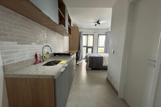 Cozinha de kitnet/studio para alugar com 1 quarto, 24m² em Brooklin, São Paulo