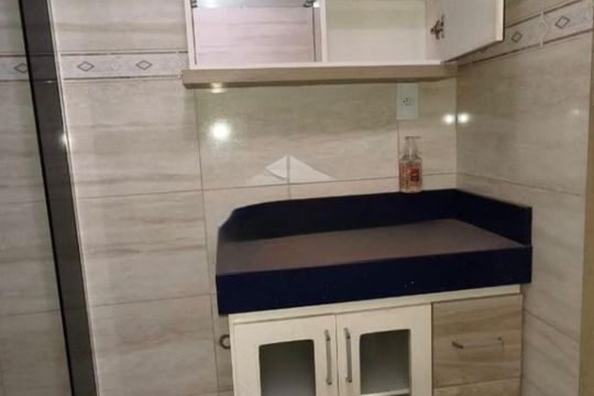 Banheiro de apartamento à venda com 2 quartos, 90m² em Jardim São Pedro, Porto Alegre