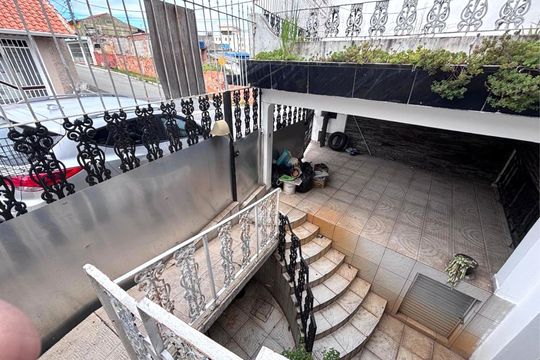 Área externa de casa à venda com 3 quartos, 248m² em Vila Santana, São Paulo