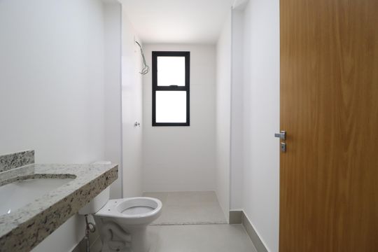 Banheiro do Quarto 2 de apartamento para alugar com 2 quartos, 77m² em Jardim Sul, Uberlândia